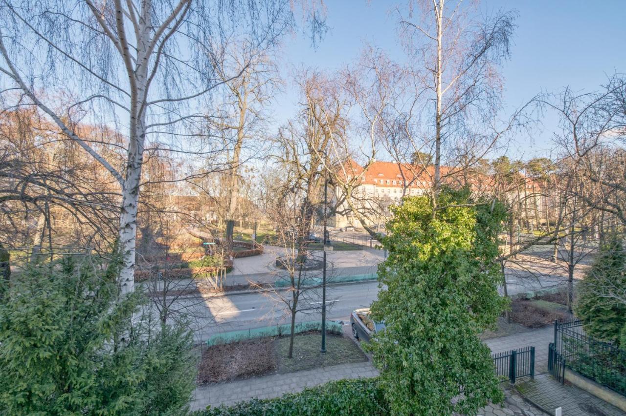 Dom & House - Apartamenty Kamienica Sopocka 150 Metrow Od Plazy โซพอต ภายนอก รูปภาพ