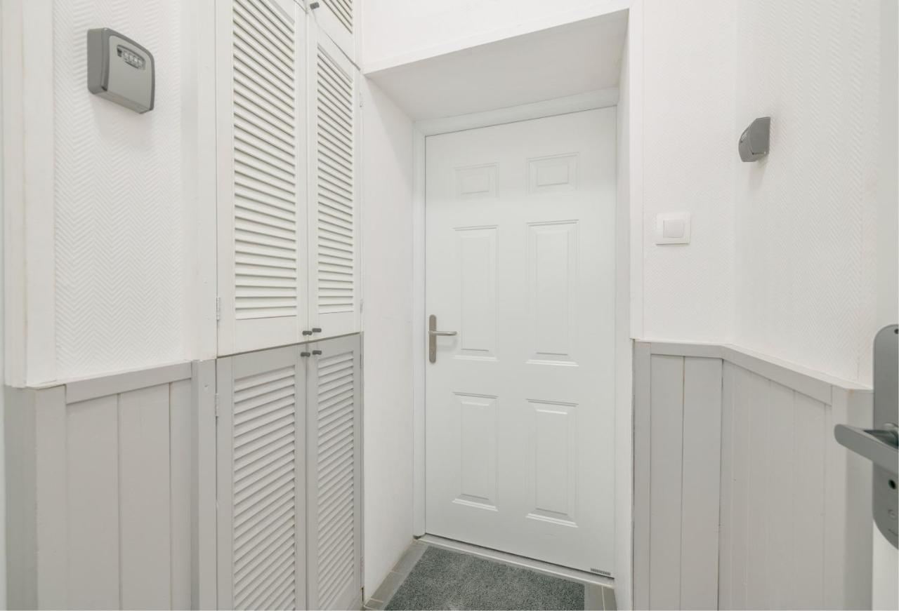 Dom & House - Apartamenty Kamienica Sopocka 150 Metrow Od Plazy โซพอต ภายนอก รูปภาพ